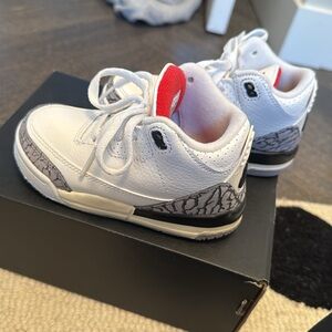 NIB JORDAN 3 retro. Toddler 7